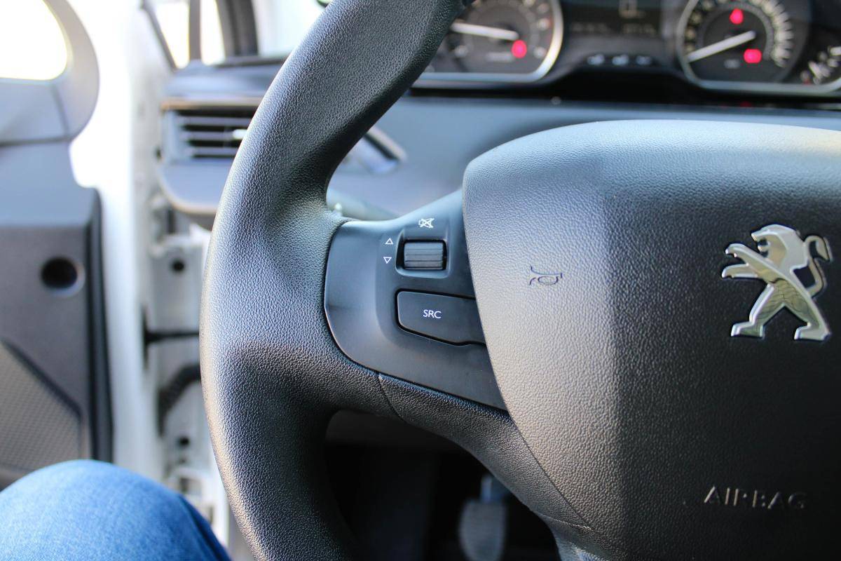 peugeot-208-2020-diesel-1499cc
