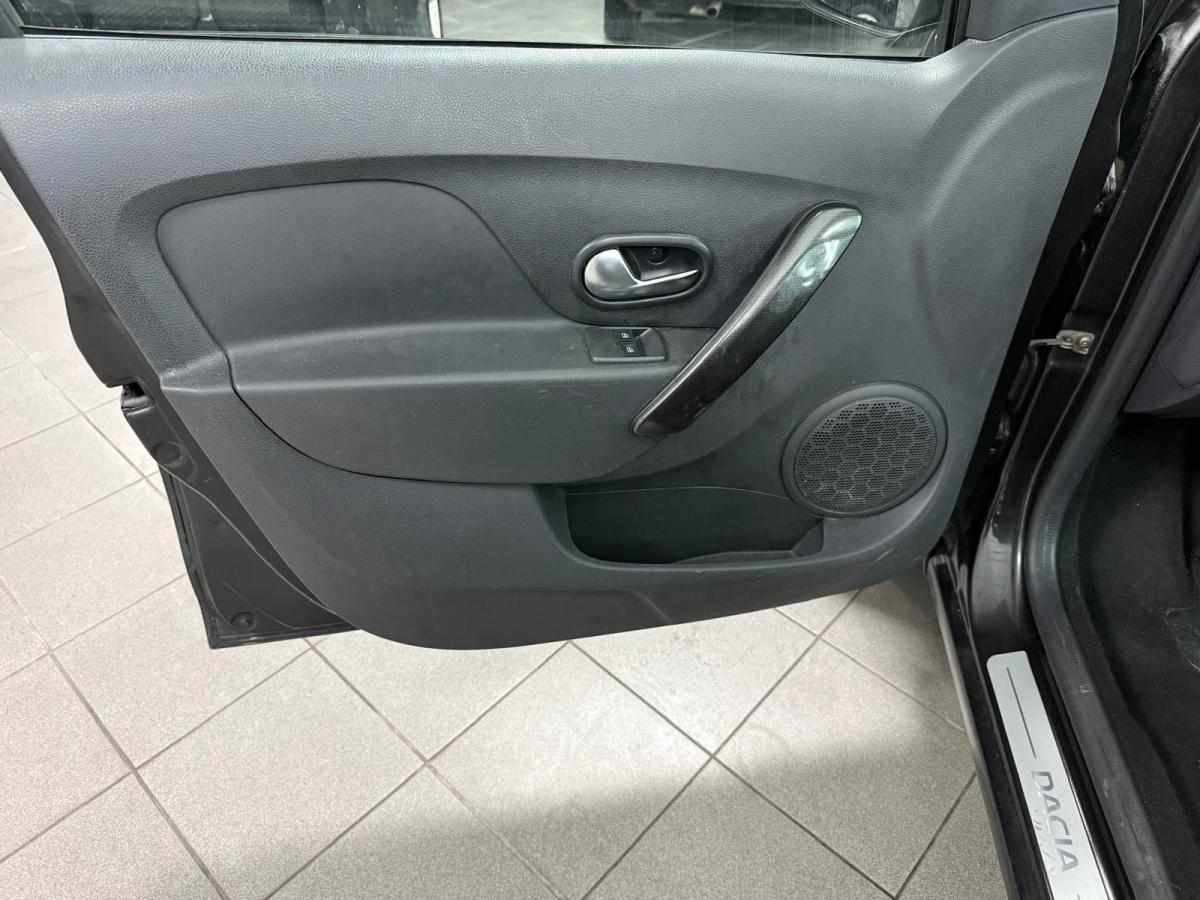 dacia-logan-0-9-tce-2017-gasolina-898cc