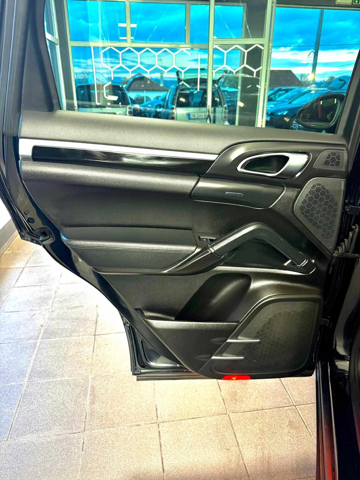 porsche-cayenne-3-0-v6-2012-diesel-2967cc
