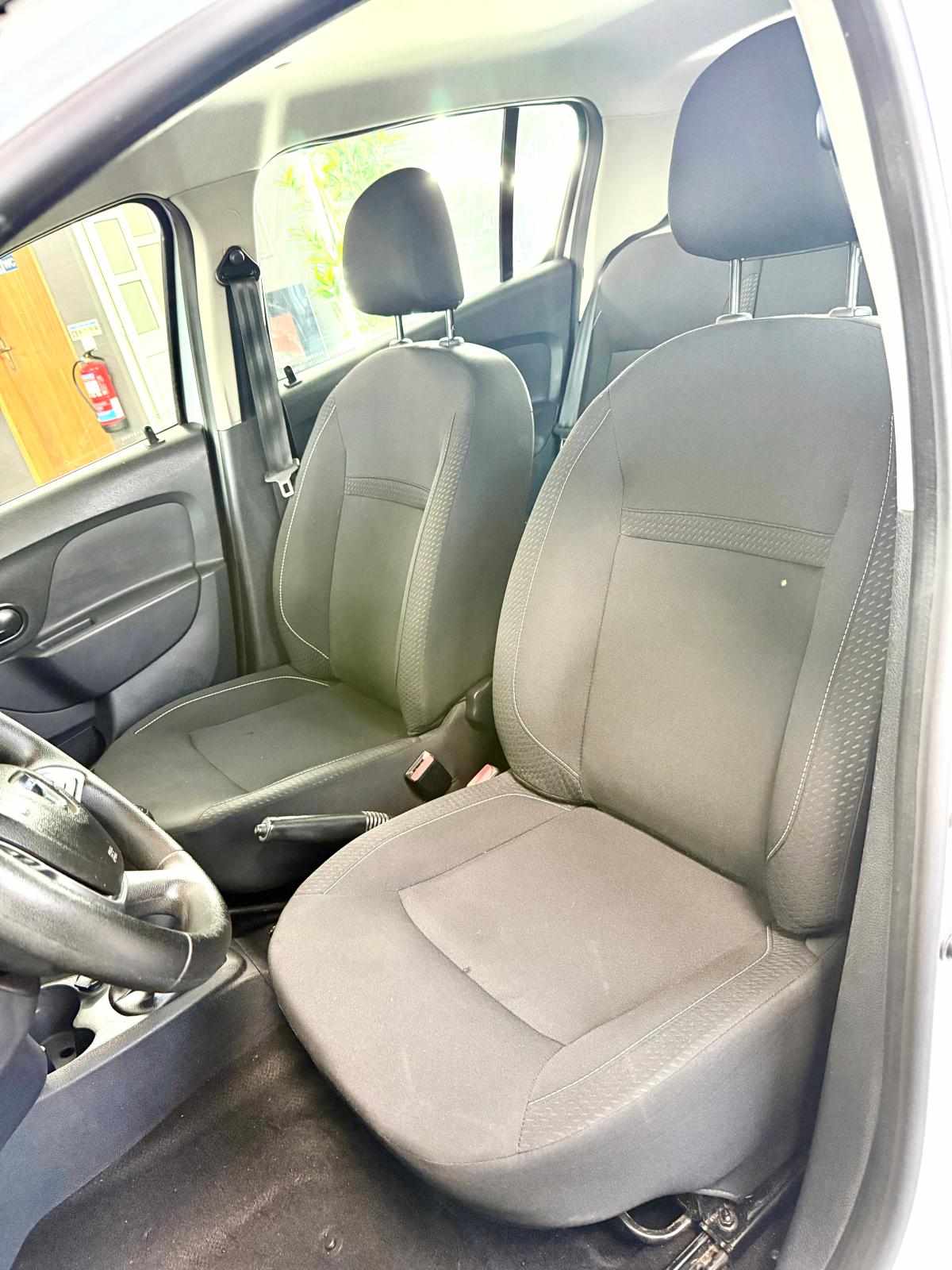 dacia-sandero-1-0-2019-gasolina-998cc