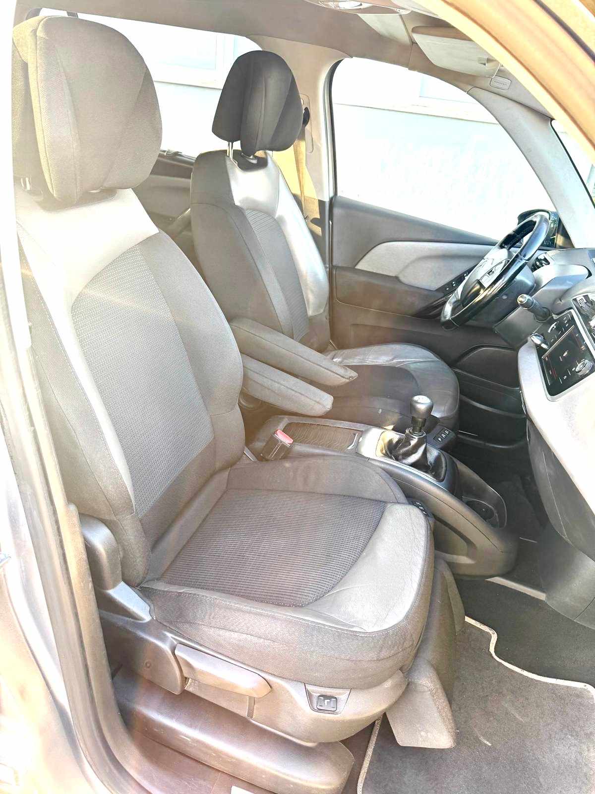 citroen-c4-picasso-1-6-bluehdi-2018-diesel-1560cc