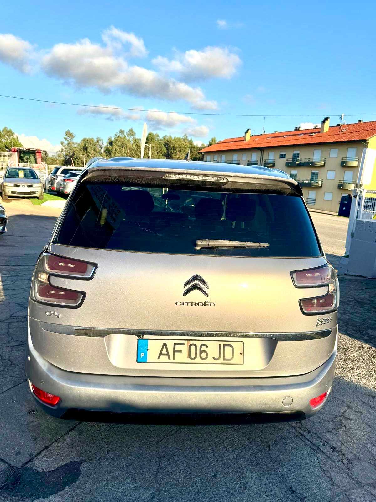 citroen-c4-picasso-1-6-bluehdi-2018-diesel-1560cc
