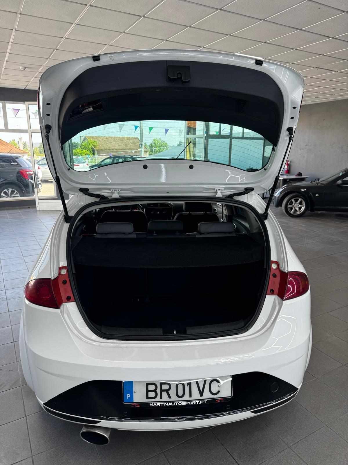 seat-leon-1-6-tdi-2010-diesel-1598cc