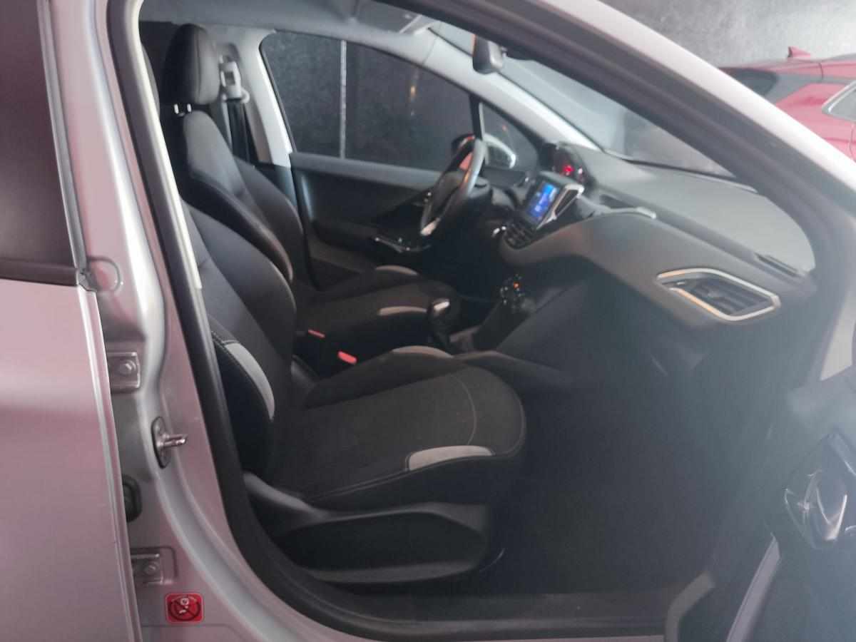 peugeot-208-1-2-vti-2014-gasolina-1199cc