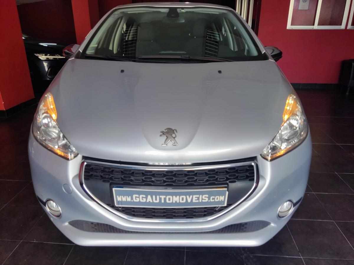 peugeot-208-1-2-vti-2014-gasolina-1199cc