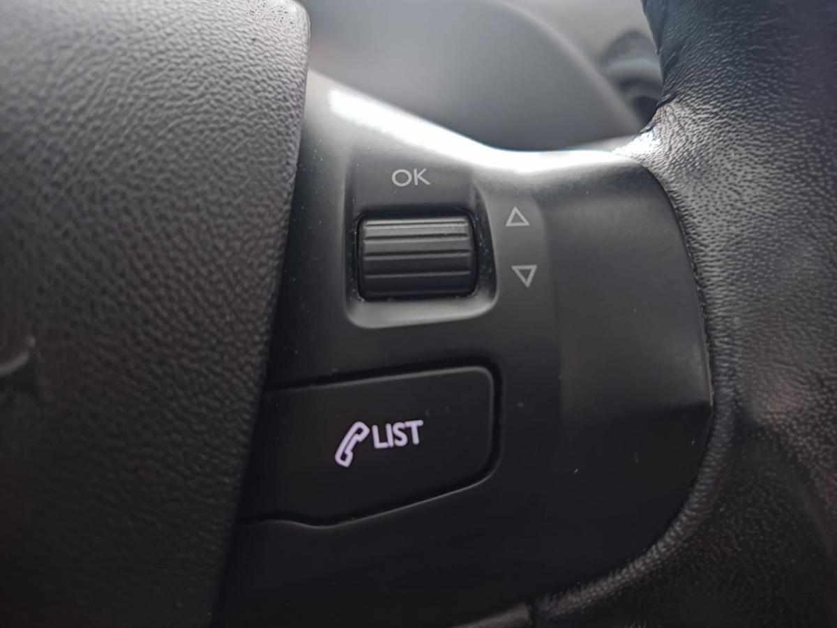 peugeot-208-1-2-vti-2014-gasolina-1199cc