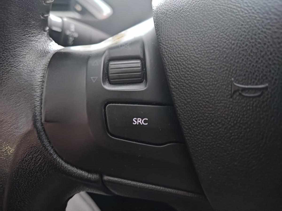 peugeot-208-1-2-vti-2014-gasolina-1199cc