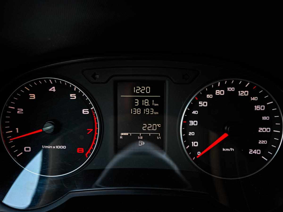audi-a1-1-2-86cv-2010-gasolina-1197cc