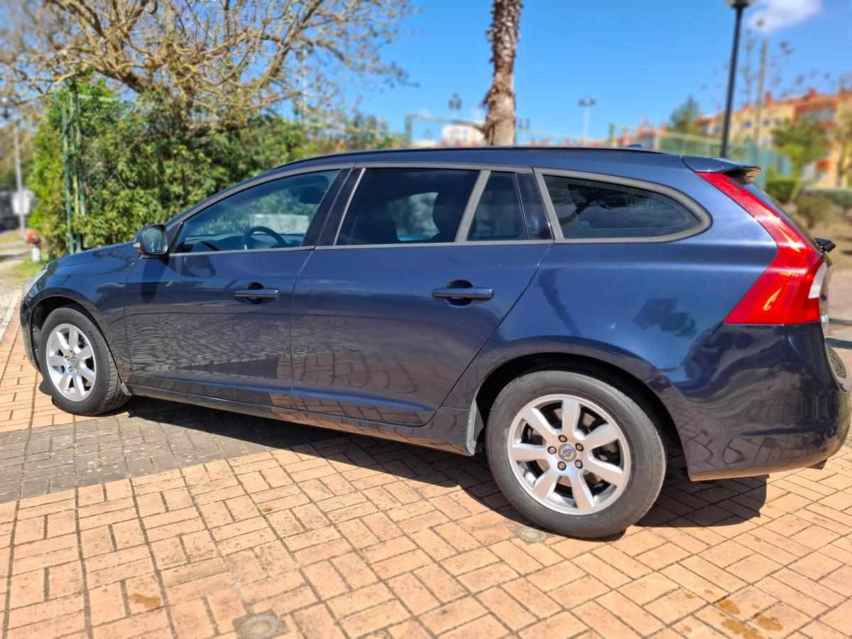 volvo-v60-d2-1-6-2012-diesel-1560cc