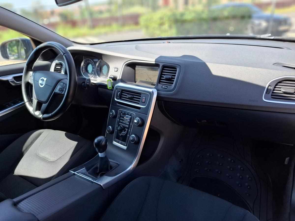 volvo-v60-d2-1-6-2012-diesel-1560cc