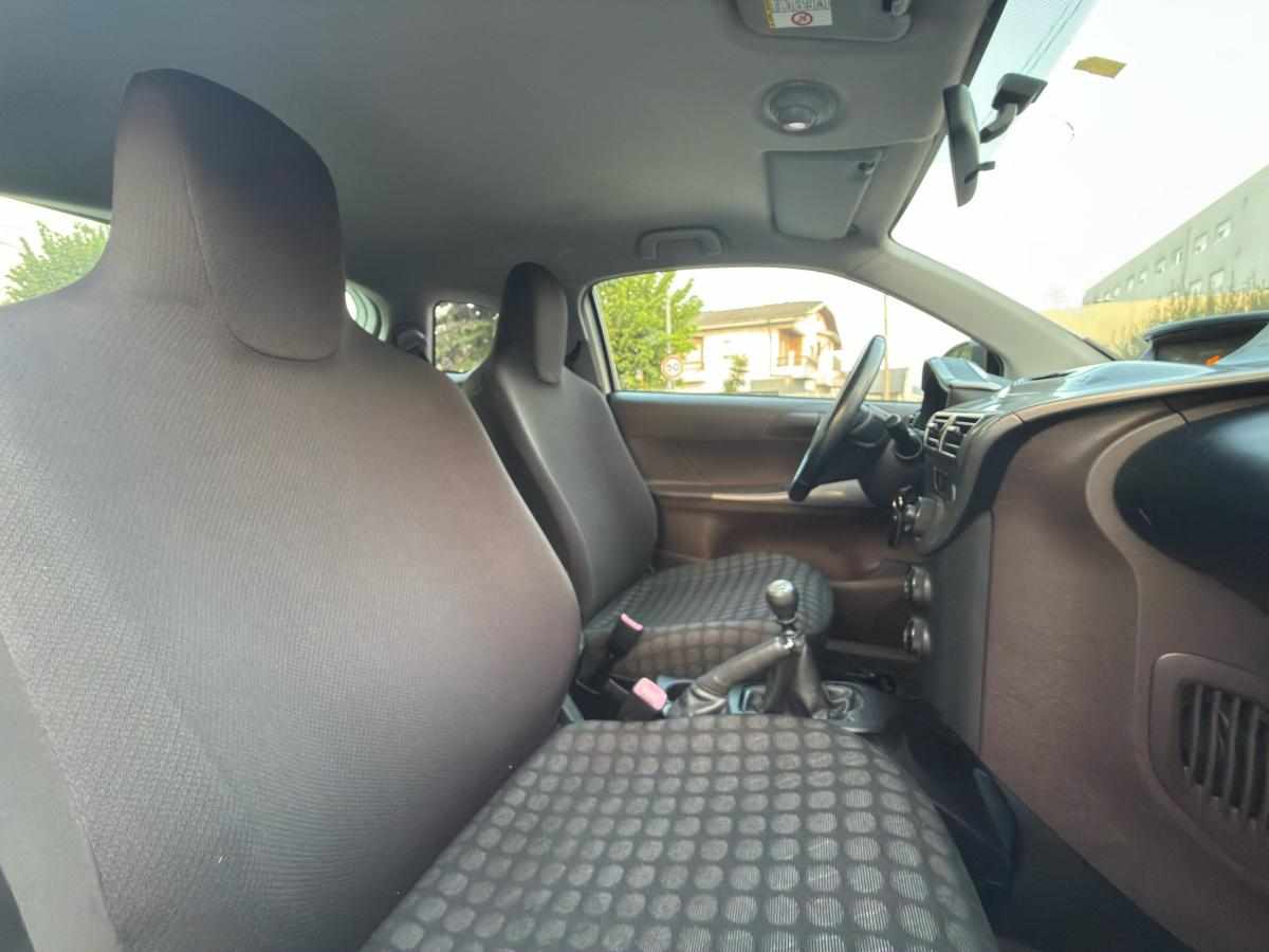 toyota-iq-1-0-vvt-i-2009-gasolina-998cc