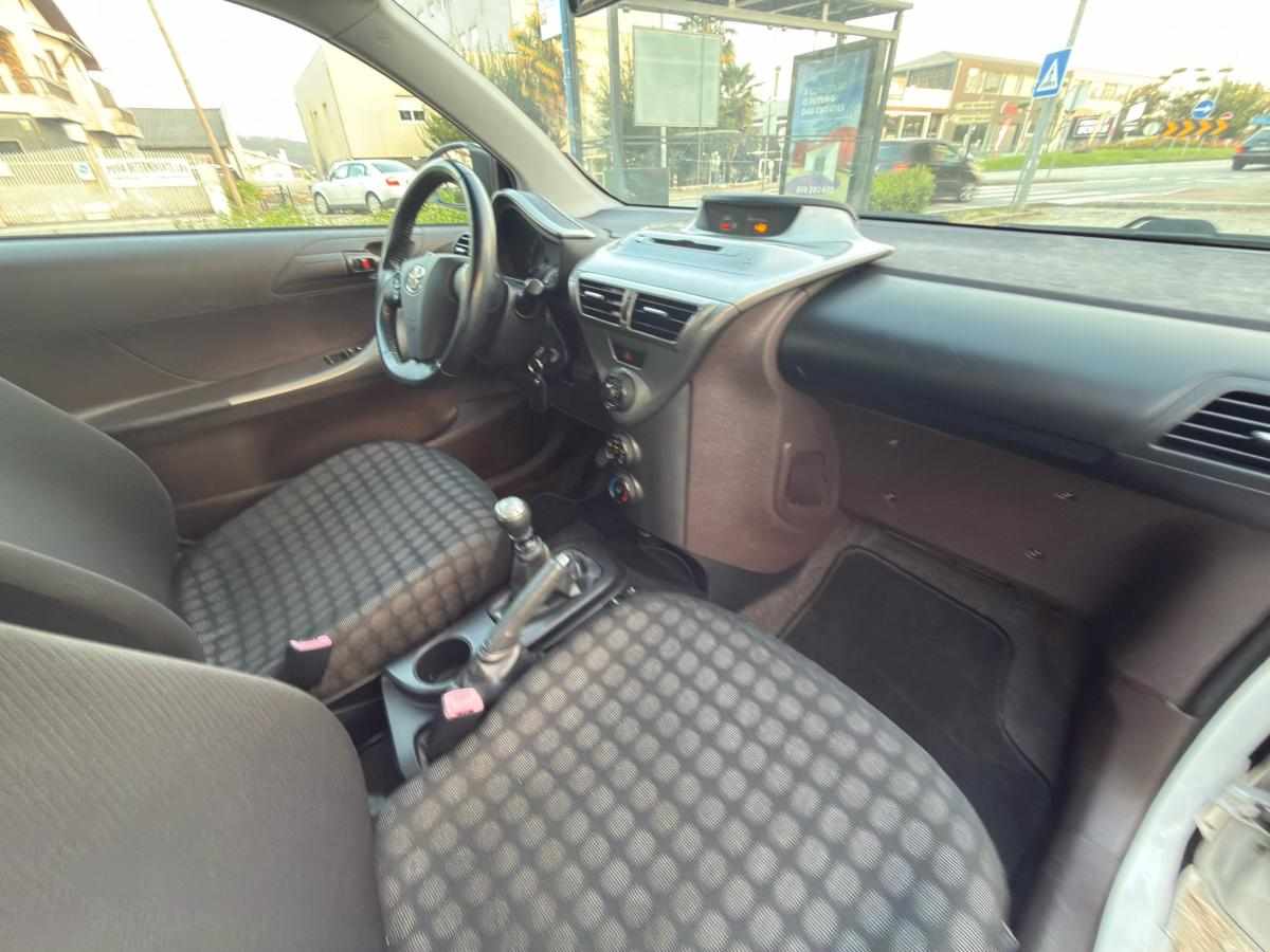 toyota-iq-1-0-vvt-i-2009-gasolina-998cc