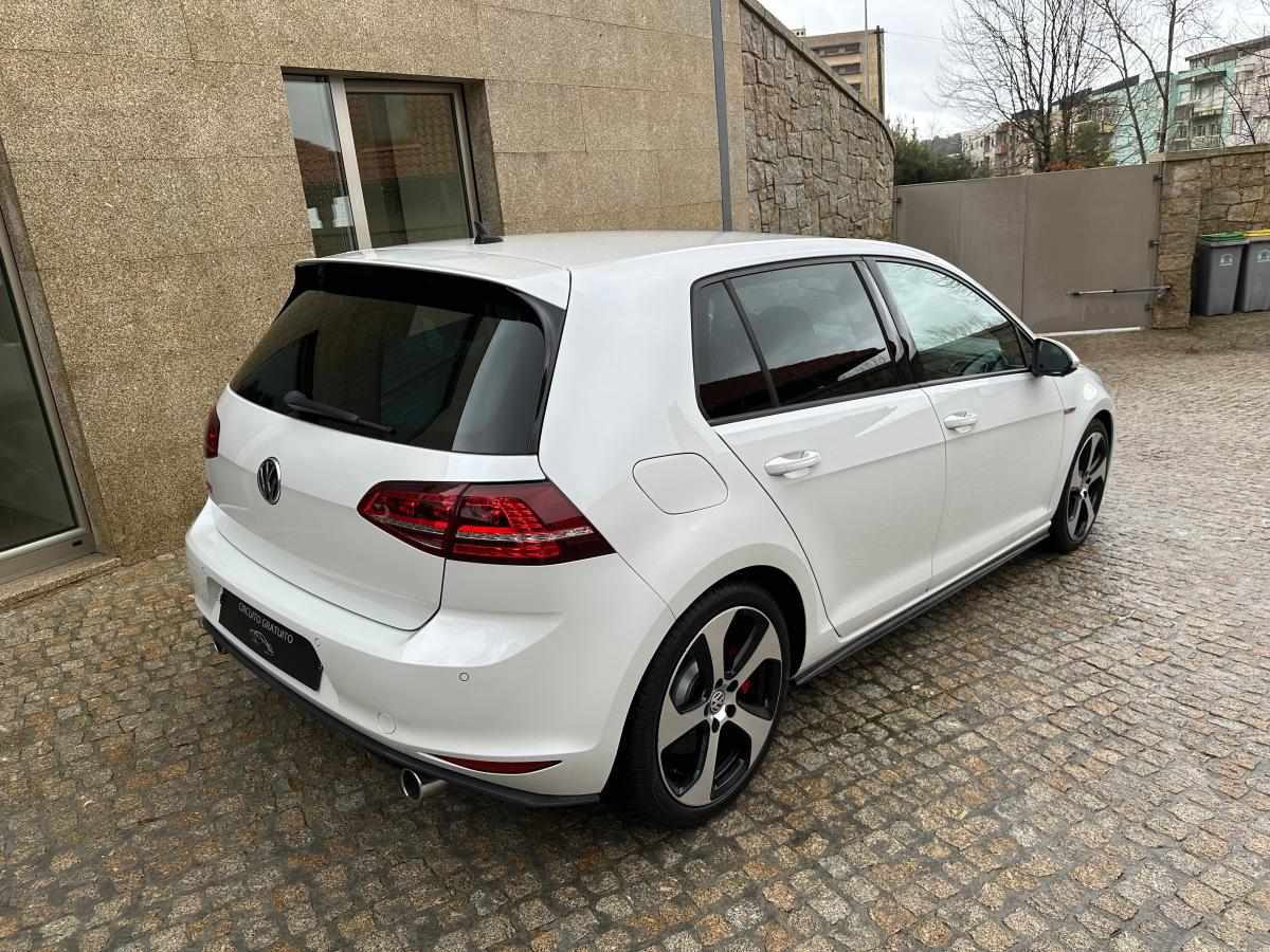 volkswagen-golf-gti-2-0-tsi-bluemotion-2015-gasolina-1984cc