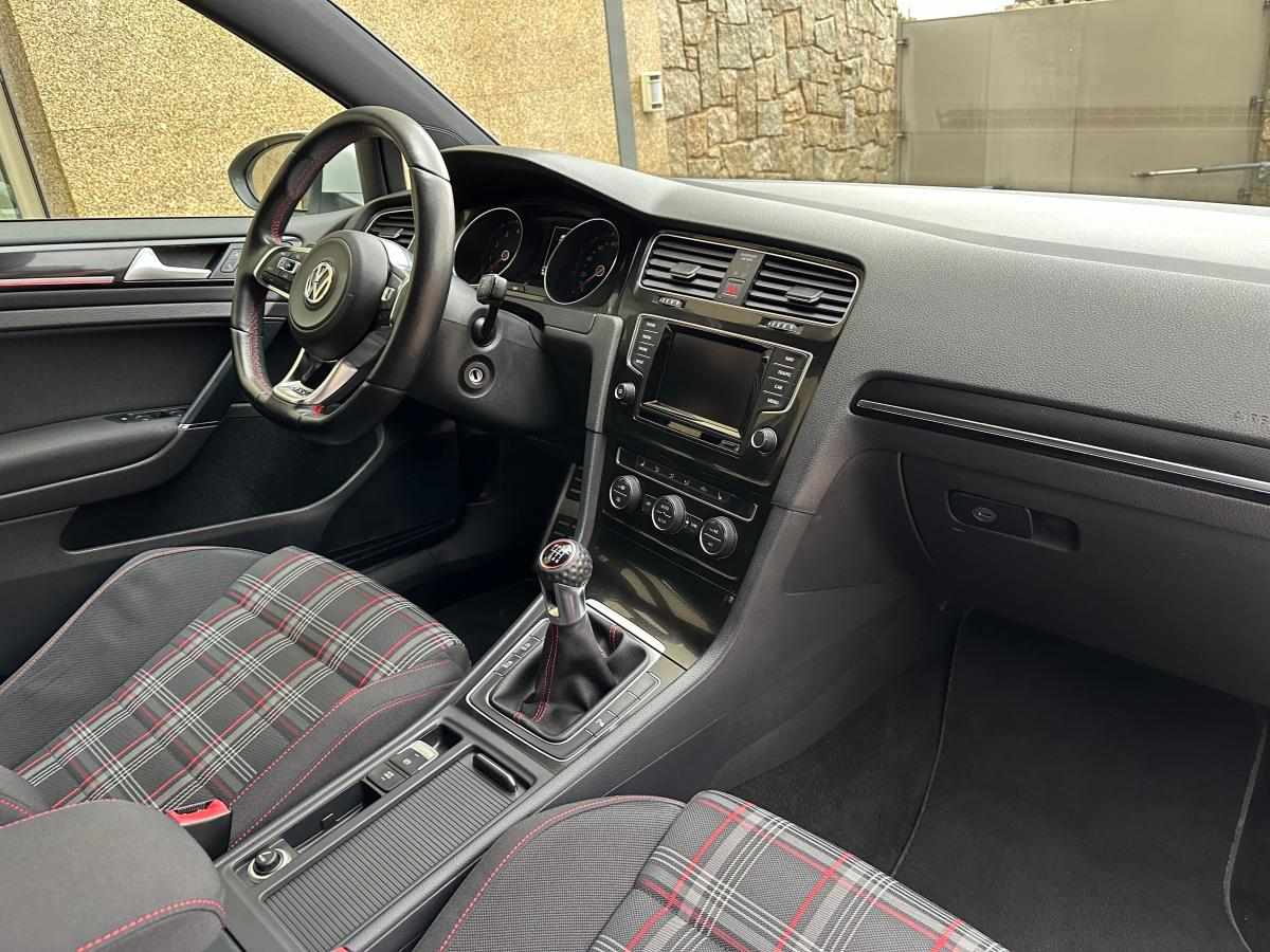 volkswagen-golf-gti-2-0-tsi-bluemotion-2015-gasolina-1984cc