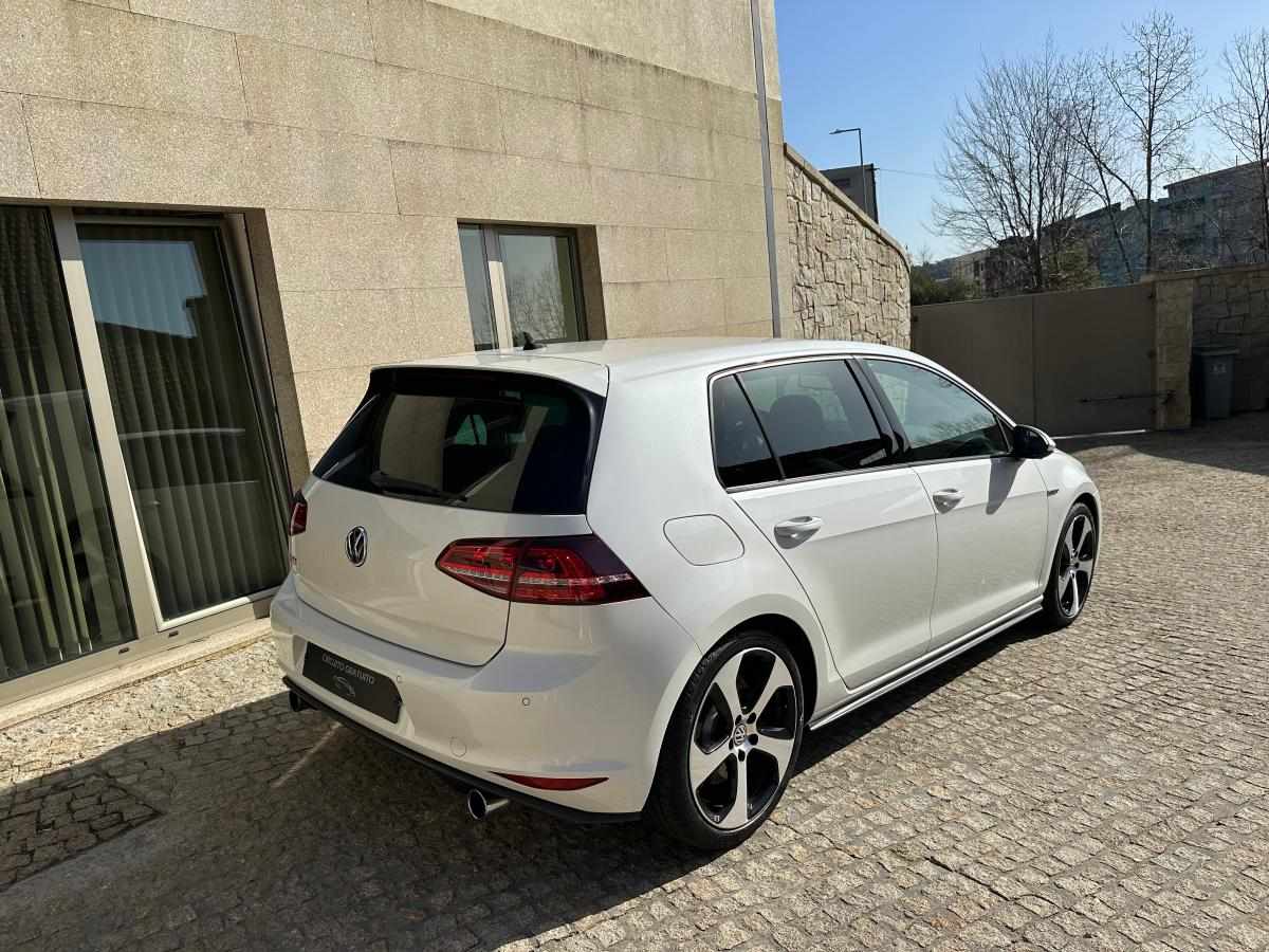 volkswagen-golf-gti-2-0-tsi-bluemotion-2015-gasolina-1984cc