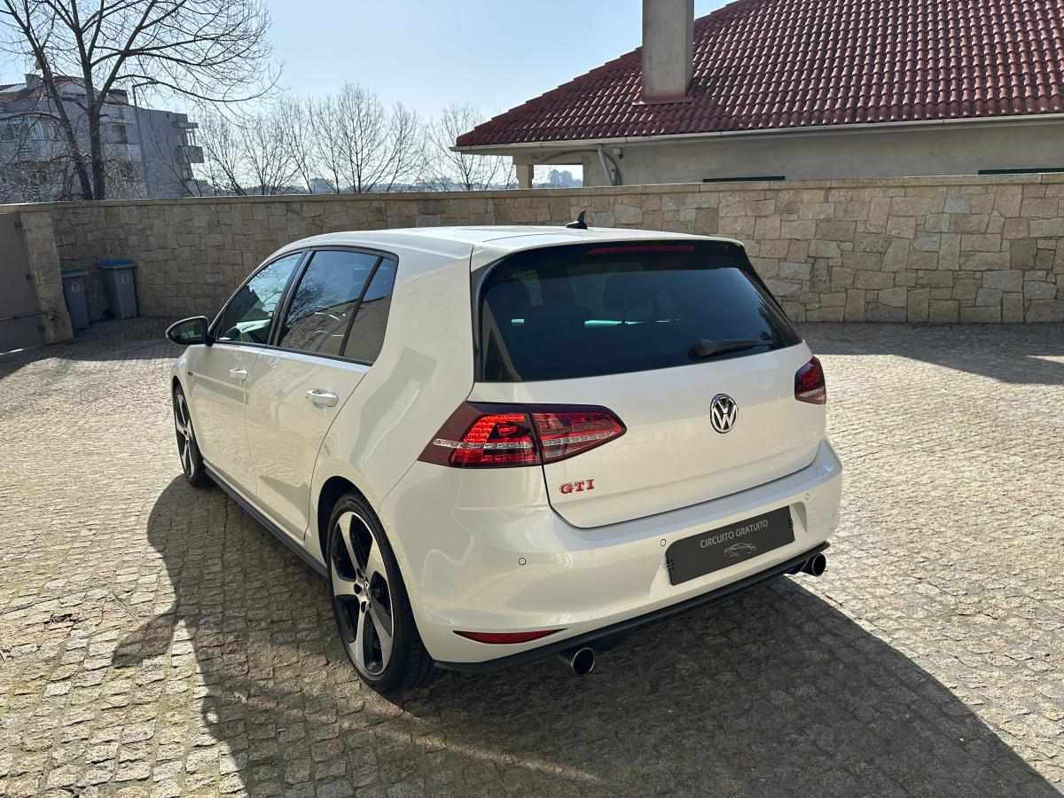 volkswagen-golf-gti-2-0-tsi-bluemotion-2015-gasolina-1984cc
