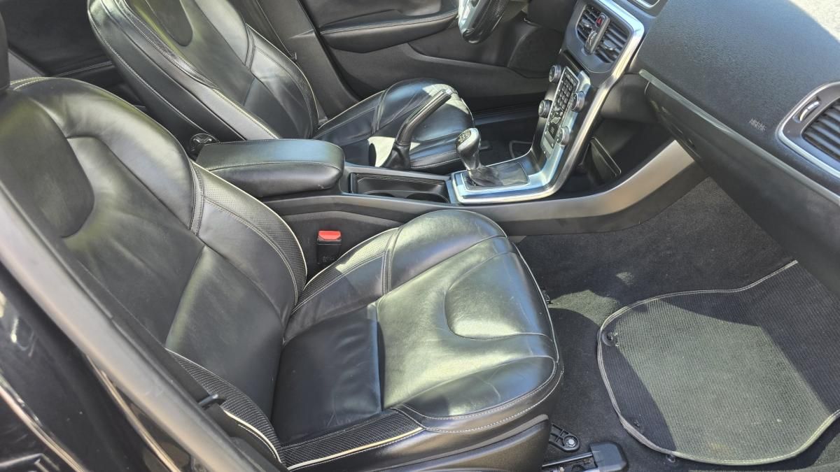 volvo-v40-2014-diesel-1969cc