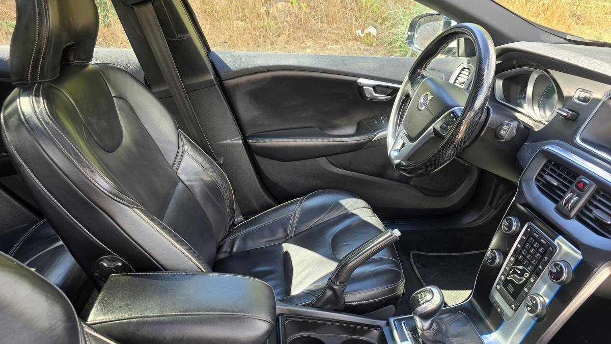 volvo-v40-2014-diesel-1969cc
