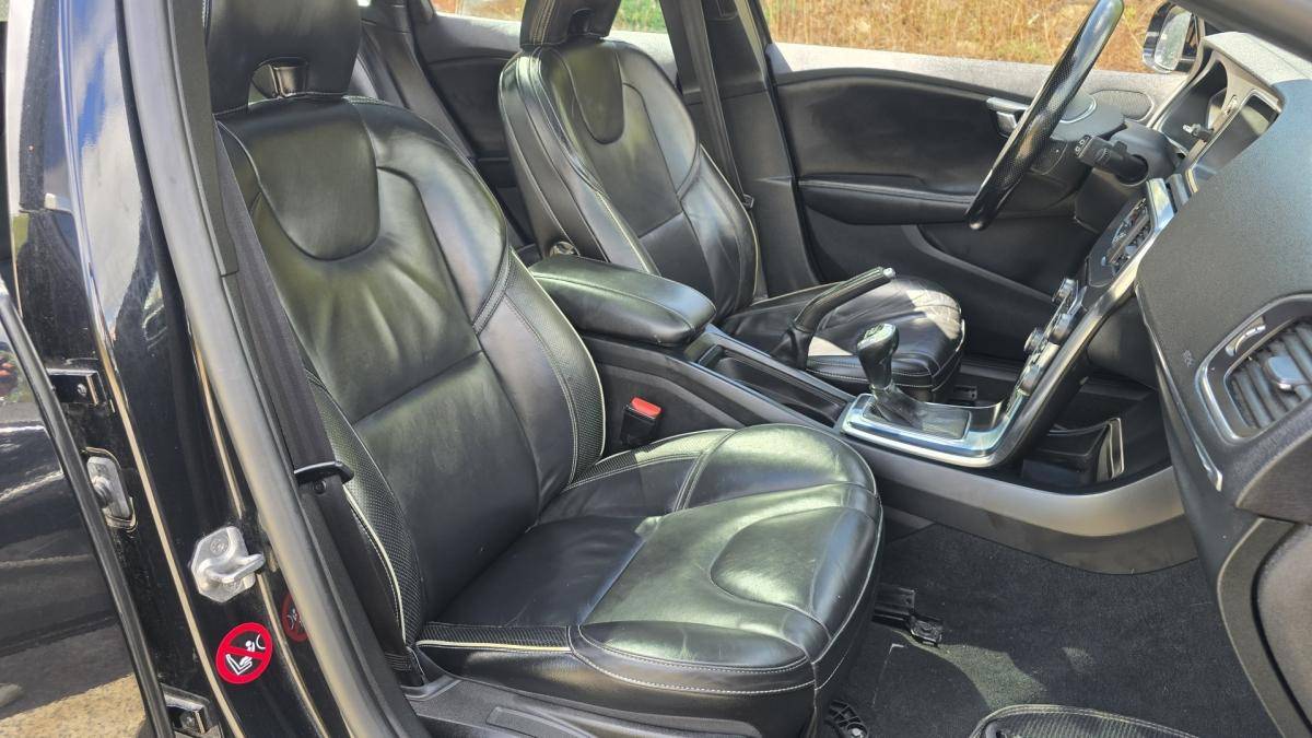 volvo-v40-2014-diesel-1969cc
