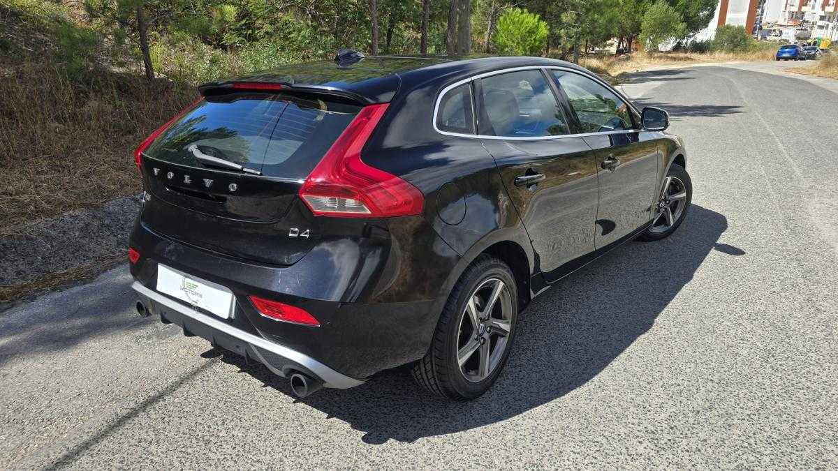 volvo-v40-2014-diesel-1969cc