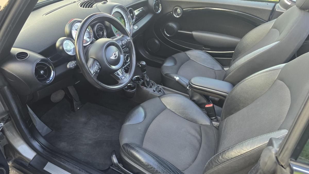 mini-cabrio-2013-diesel-1995cc