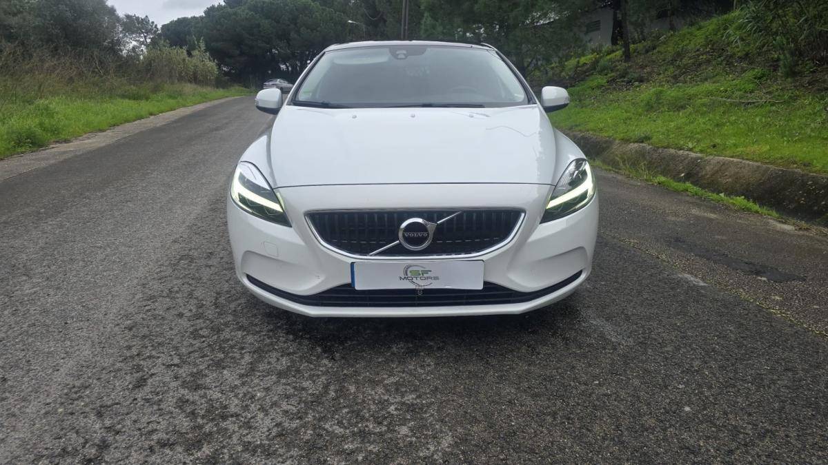 volvo-v40-2018-diesel-1969cc