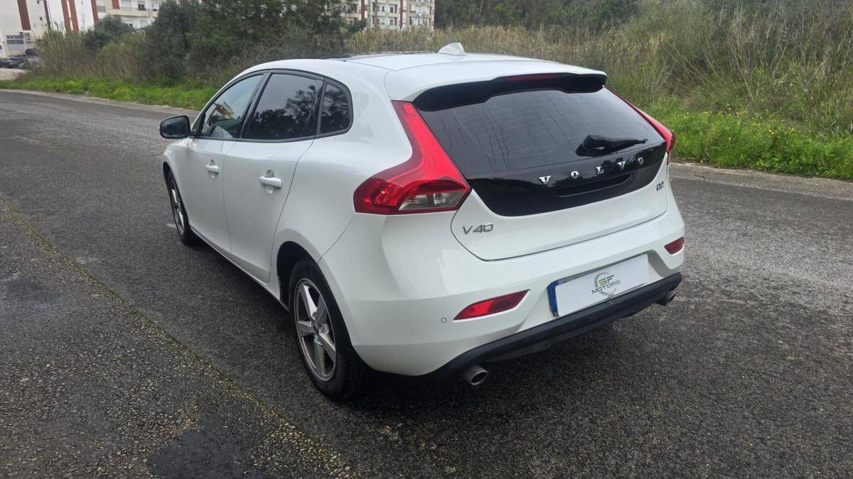 volvo-v40-2018-diesel-1969cc