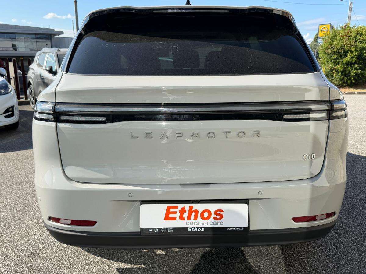 leapmotor-c10-2025-eletrico-0cc