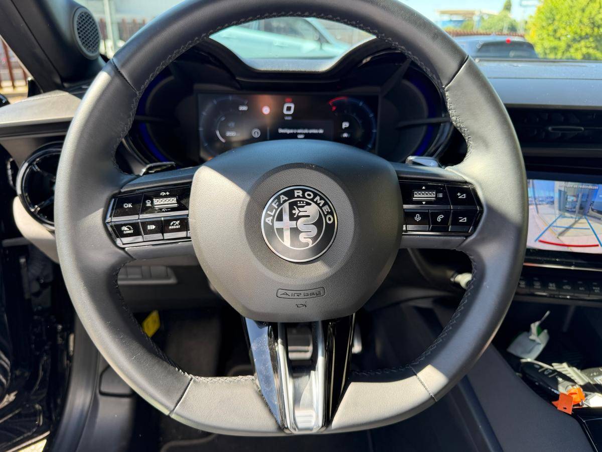 alfa-romeo-junior-2025-hibrido-a-gasolina-1199cc