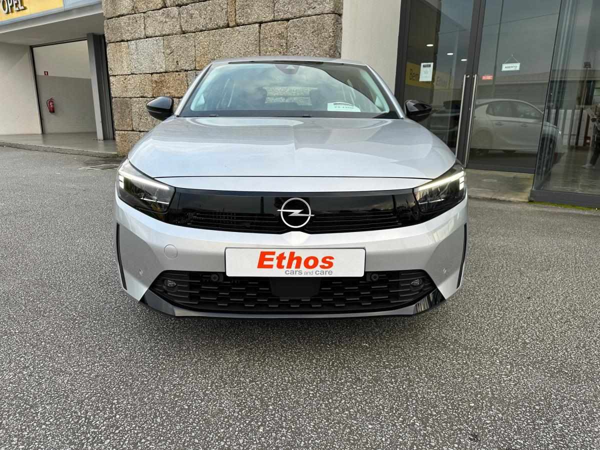 opel-corsa-2025-hibrido-a-gasolina-1199cc