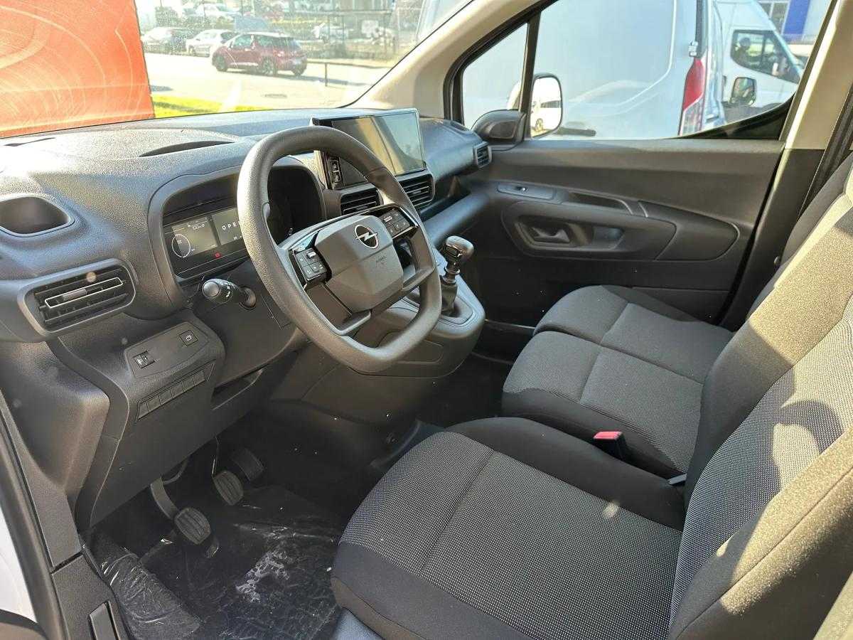 opel-combo-2025-diesel-1499cc
