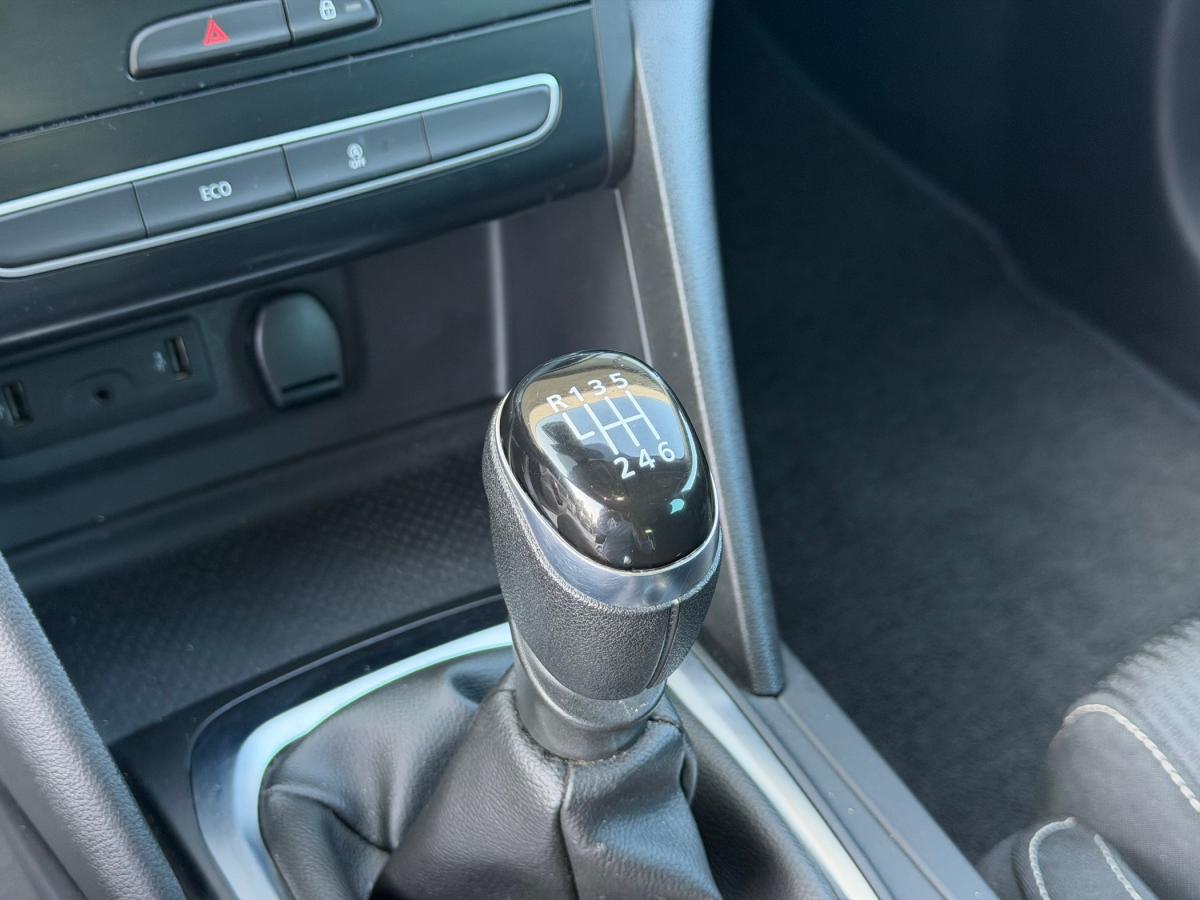 renault-megane-sport-tourer-2018-gasolina-1197cc