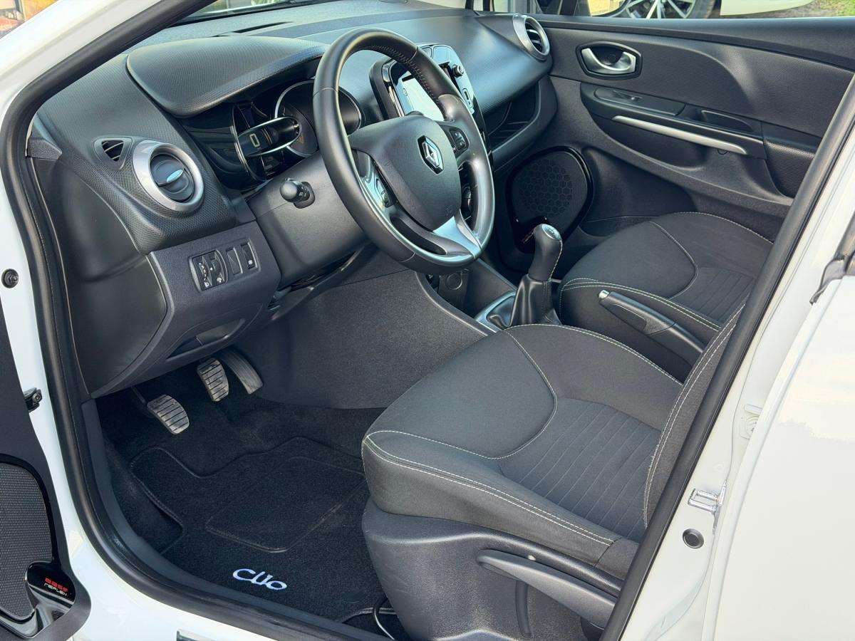 renault-clio-sport-tourer-2016-diesel-1461cc