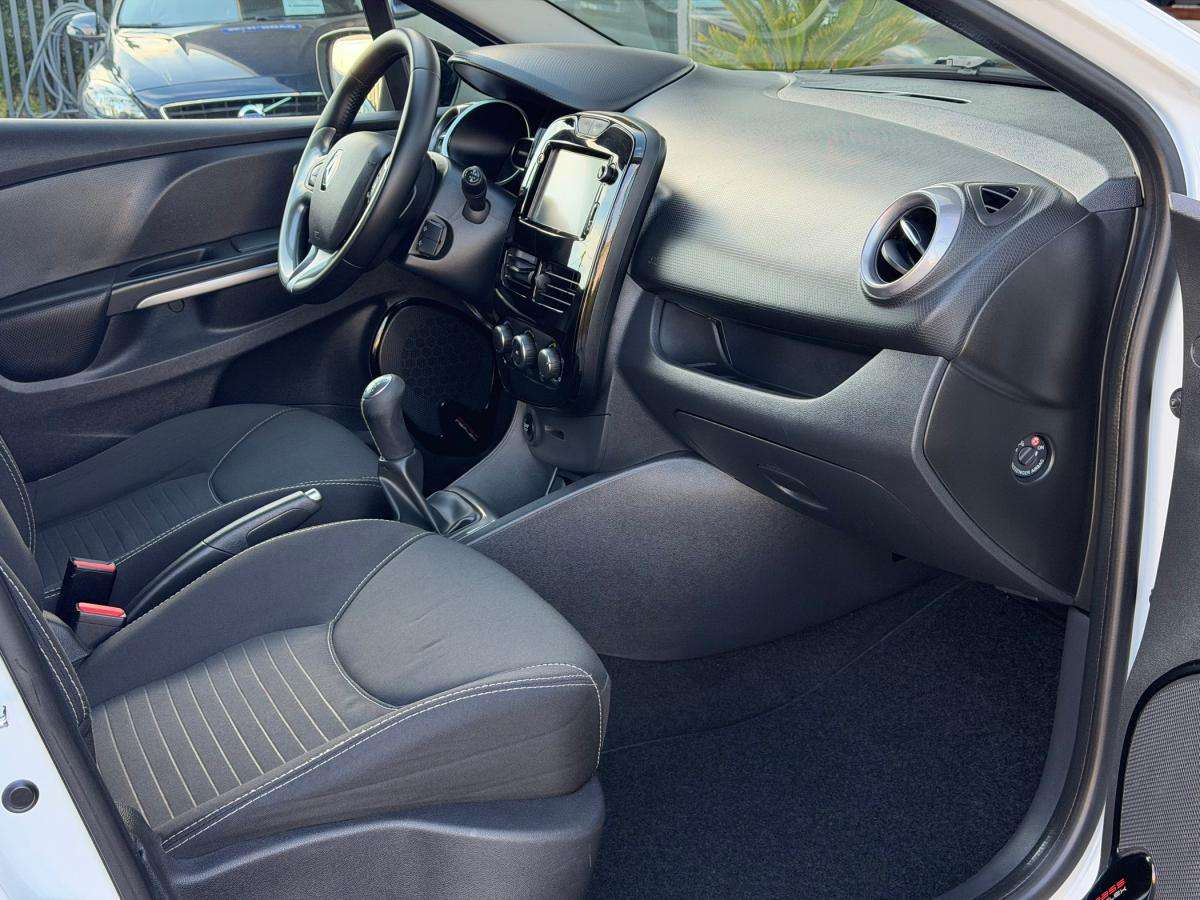renault-clio-sport-tourer-2016-diesel-1461cc