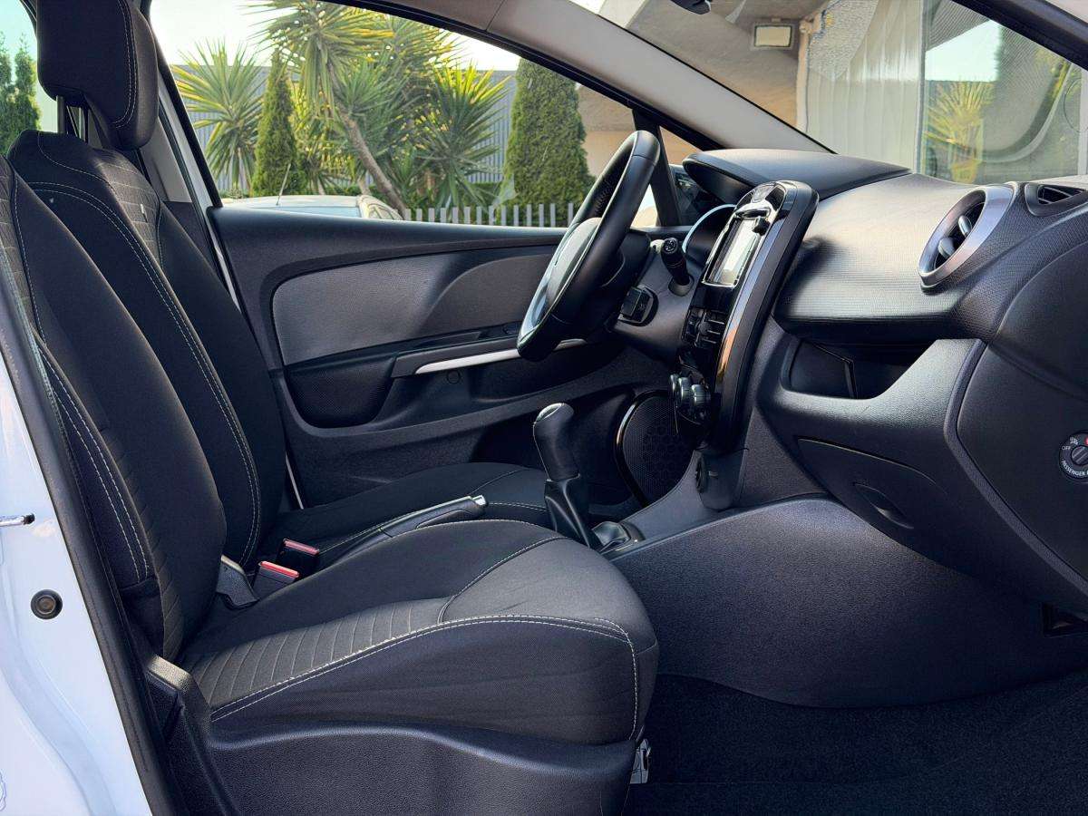 renault-clio-sport-tourer-2016-diesel-1461cc