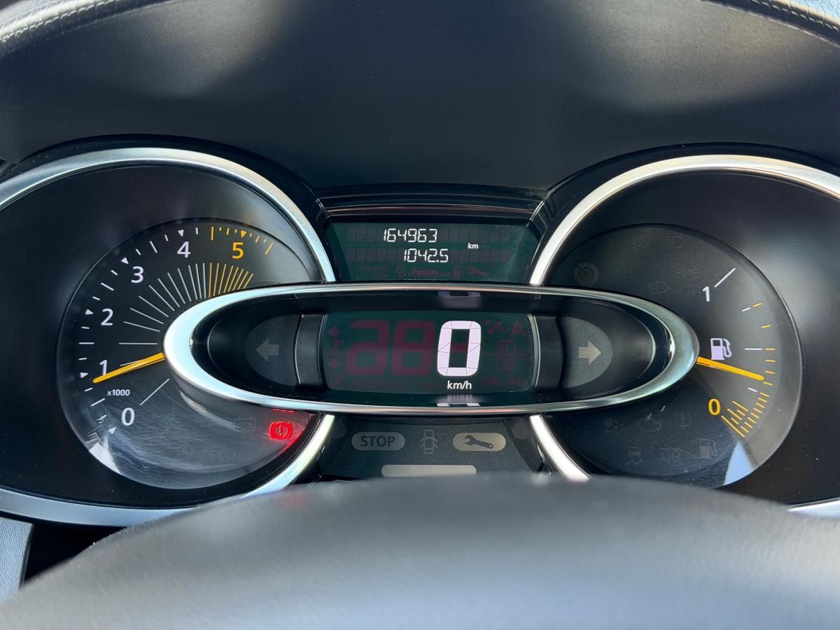 renault-clio-sport-tourer-2016-diesel-1461cc