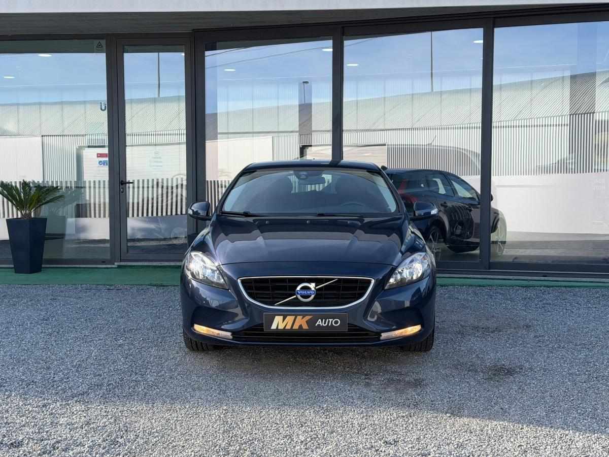 volvo-v40-2015-diesel-1560cc