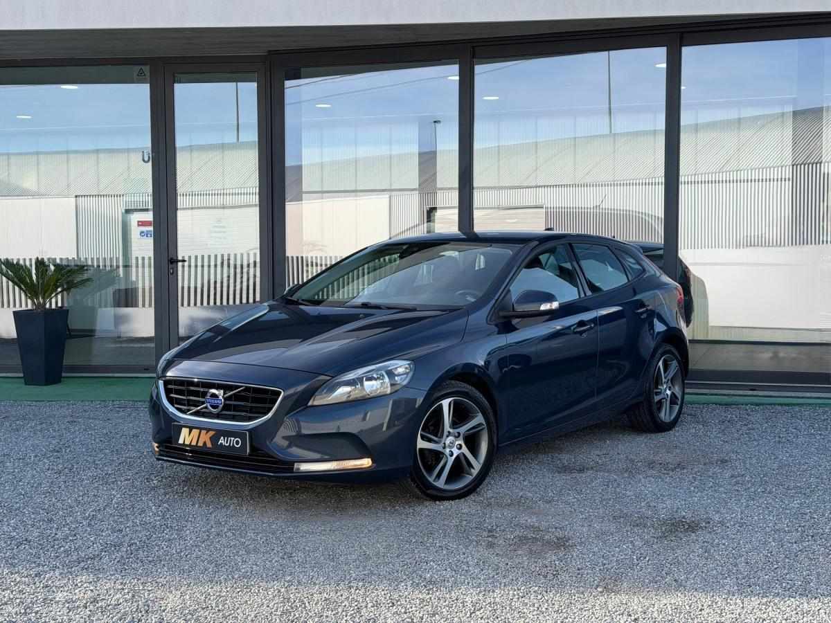 volvo-v40-2015-diesel-1560cc