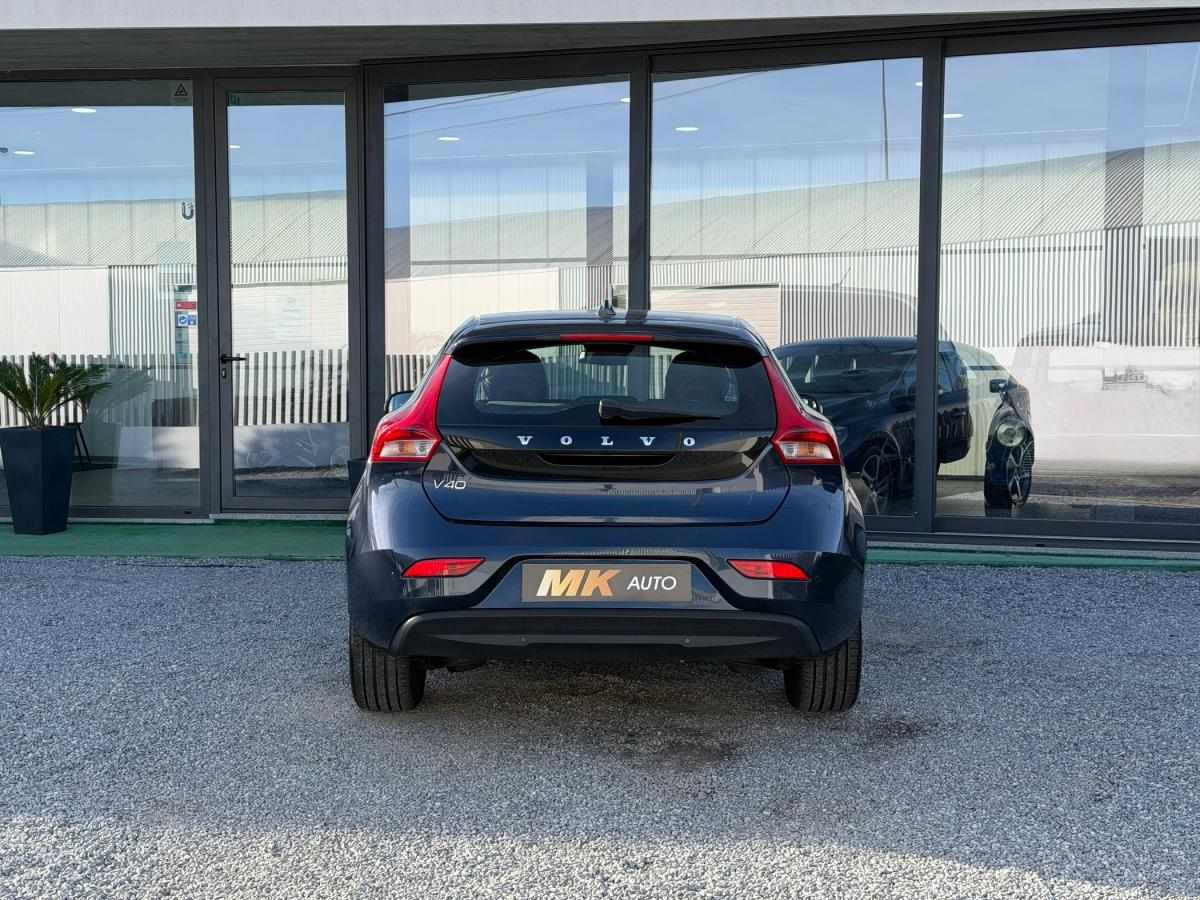 volvo-v40-2015-diesel-1560cc