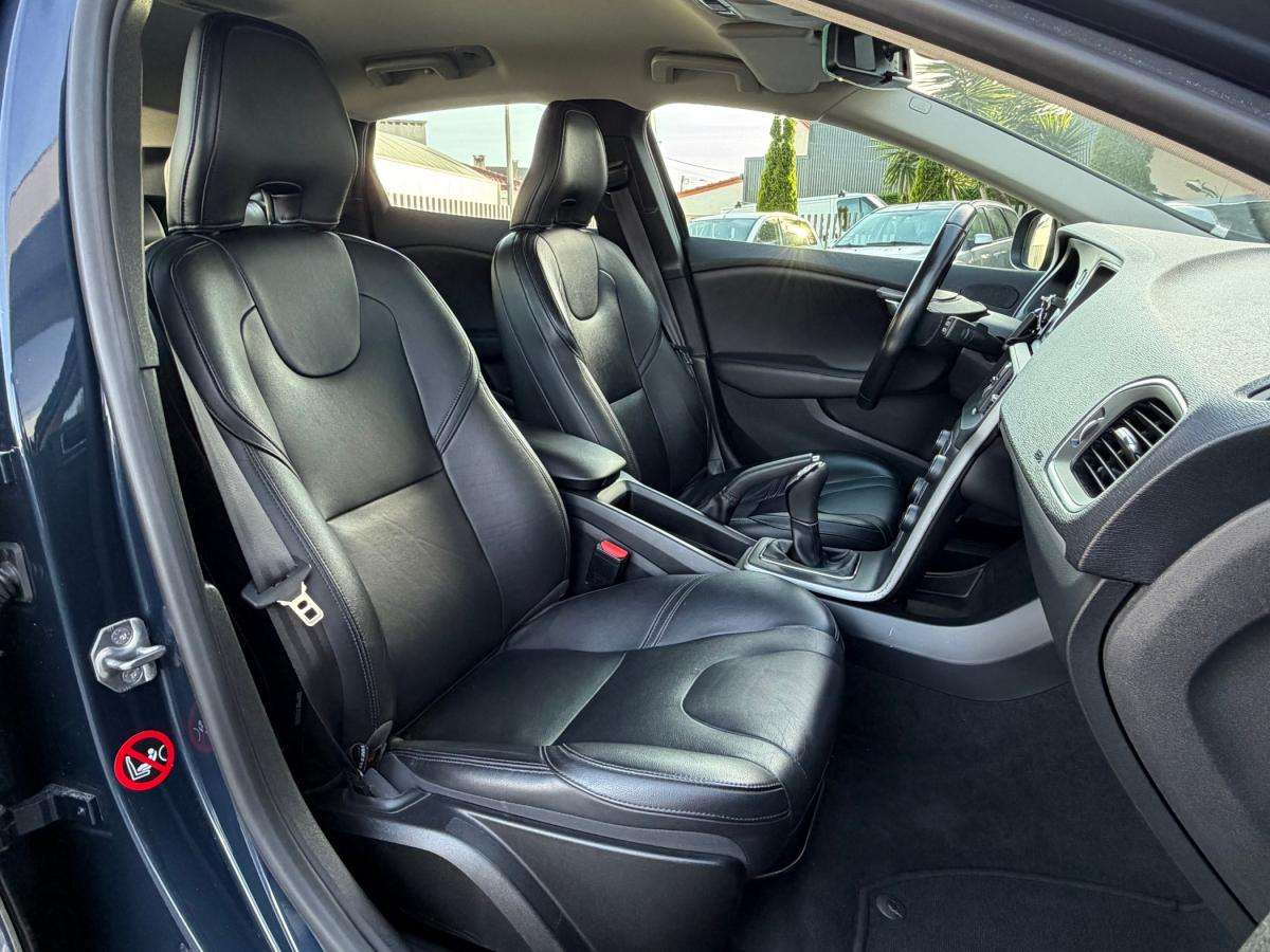 volvo-v40-2015-diesel-1560cc