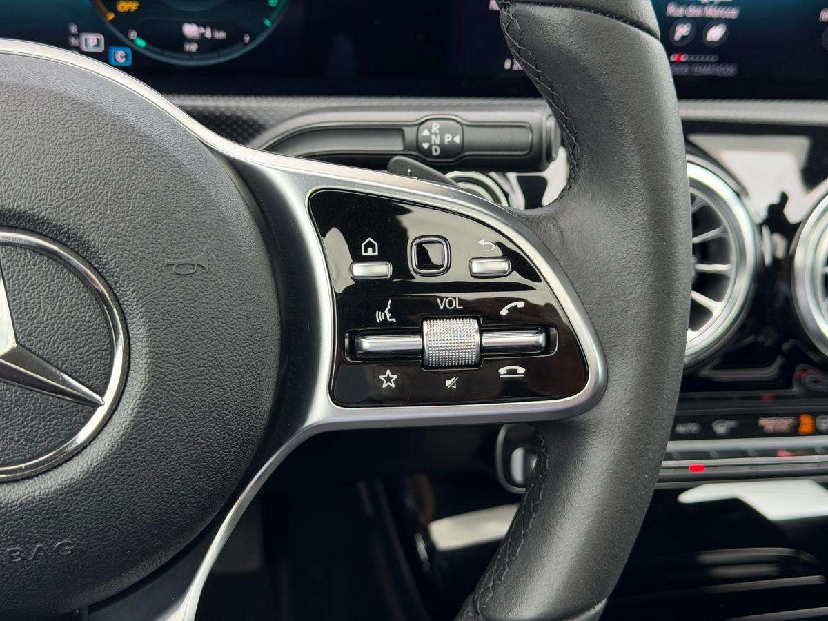 mercedes-benz-classe-a-2022-hibrido-a-gasolina-1332cc