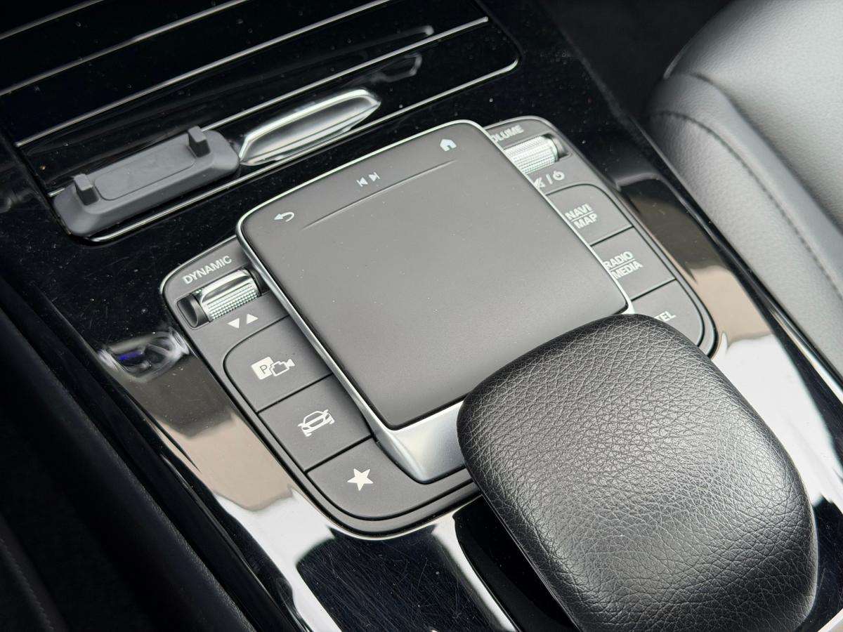 mercedes-benz-classe-a-2022-hibrido-a-gasolina-1332cc
