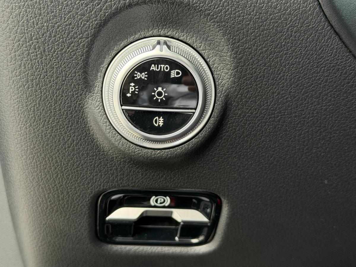 mercedes-benz-classe-c-2022-hibrido-a-gasolina-1999cc