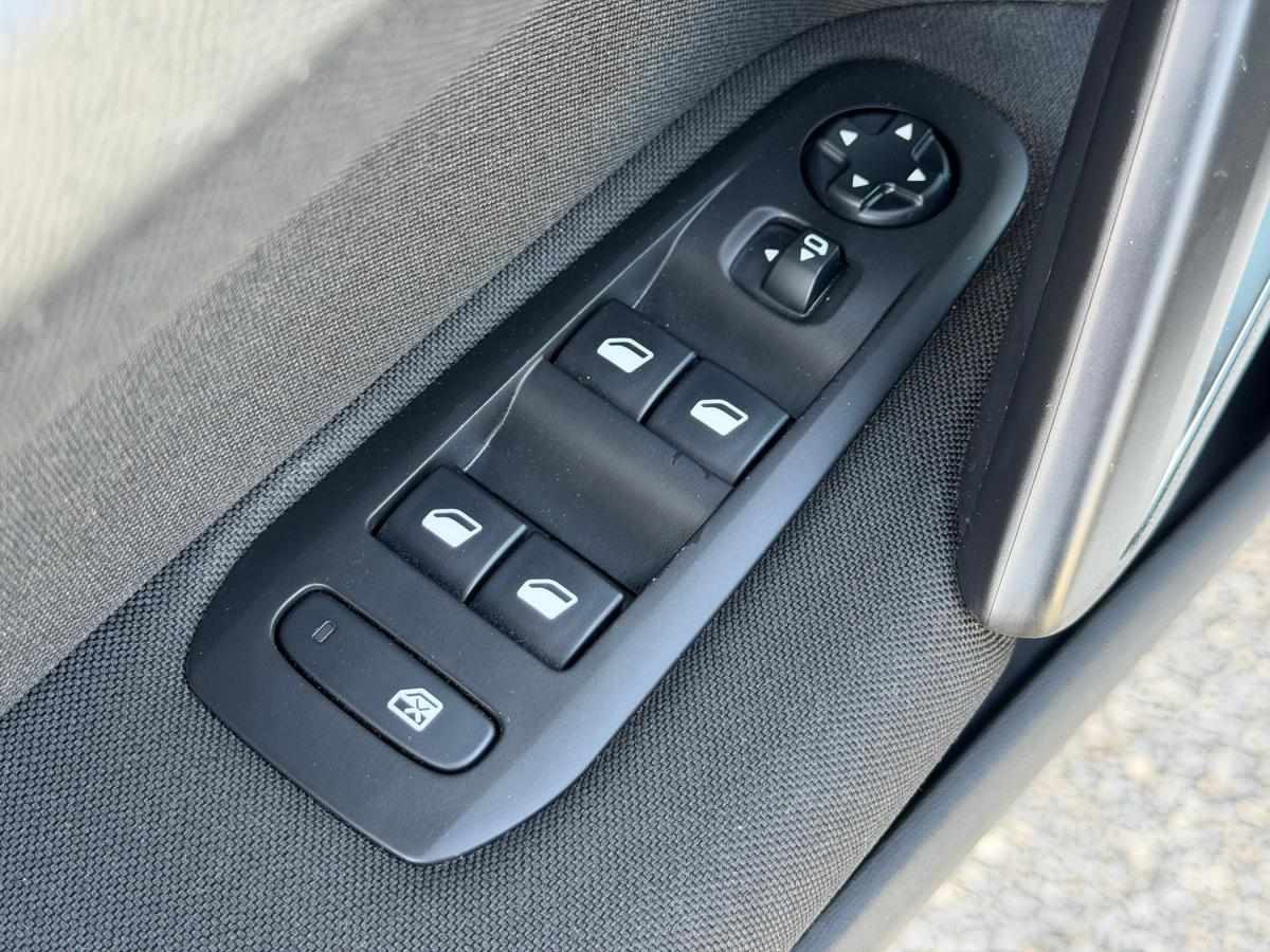 peugeot-308-sw-2016-diesel-1560cc