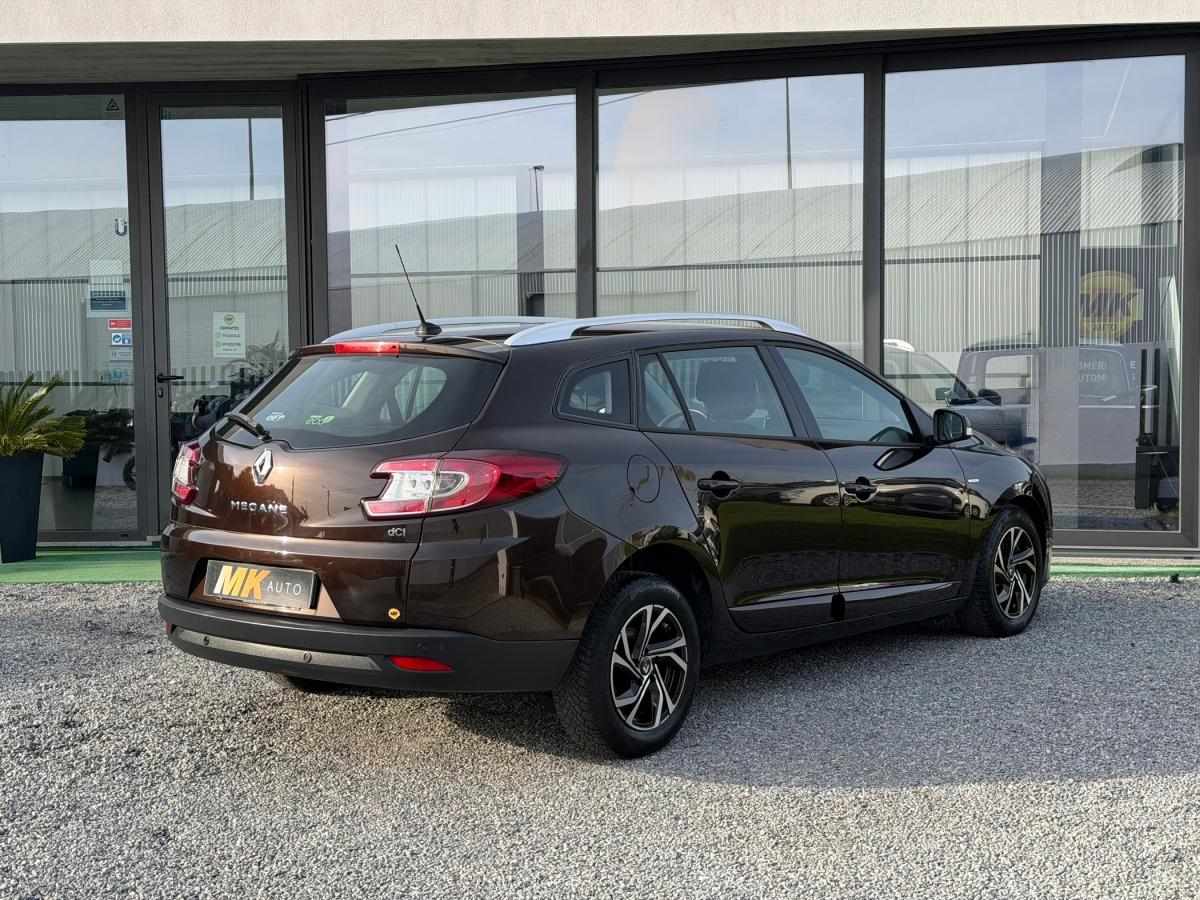 renault-megane-sport-tourer-2015-diesel-1461cc