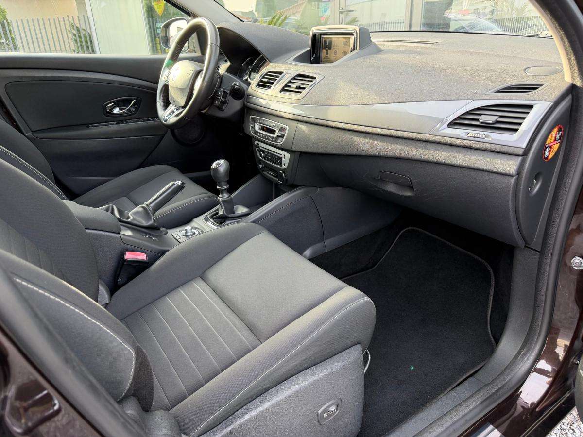 renault-megane-sport-tourer-2015-diesel-1461cc