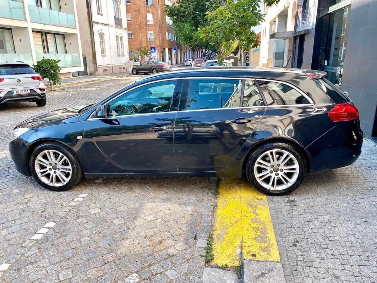 opel-insignia-sports-tourer-2010-diesel-1956cc