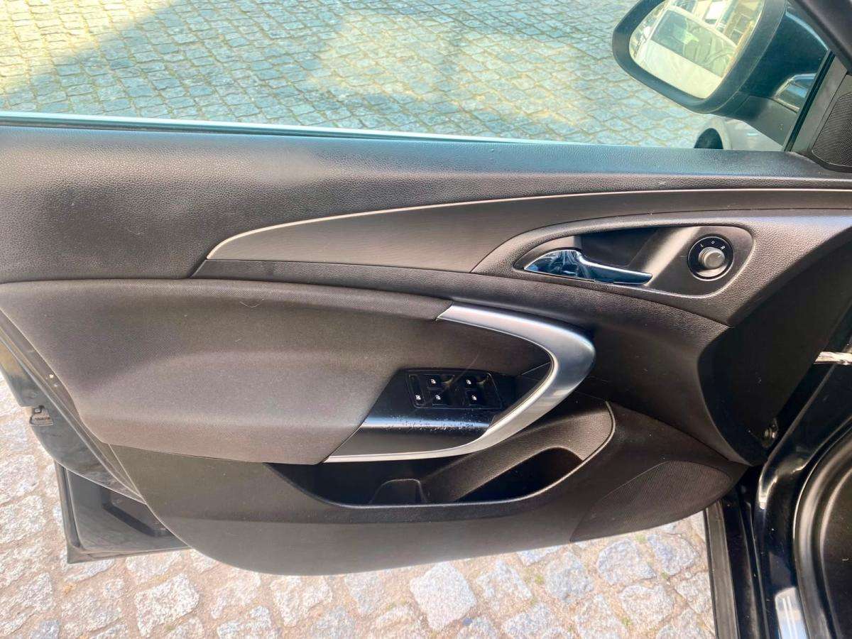 opel-insignia-sports-tourer-2010-diesel-1956cc