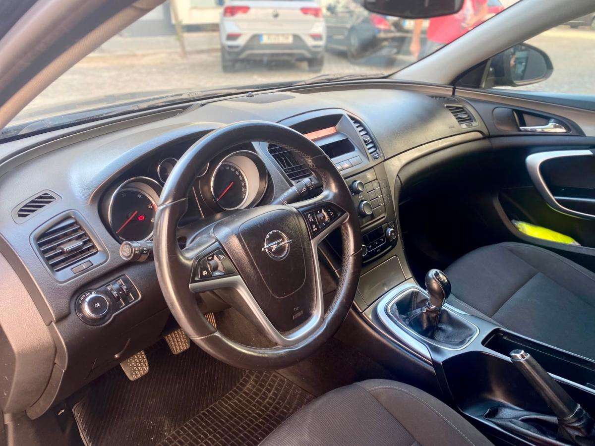 opel-insignia-sports-tourer-2010-diesel-1956cc