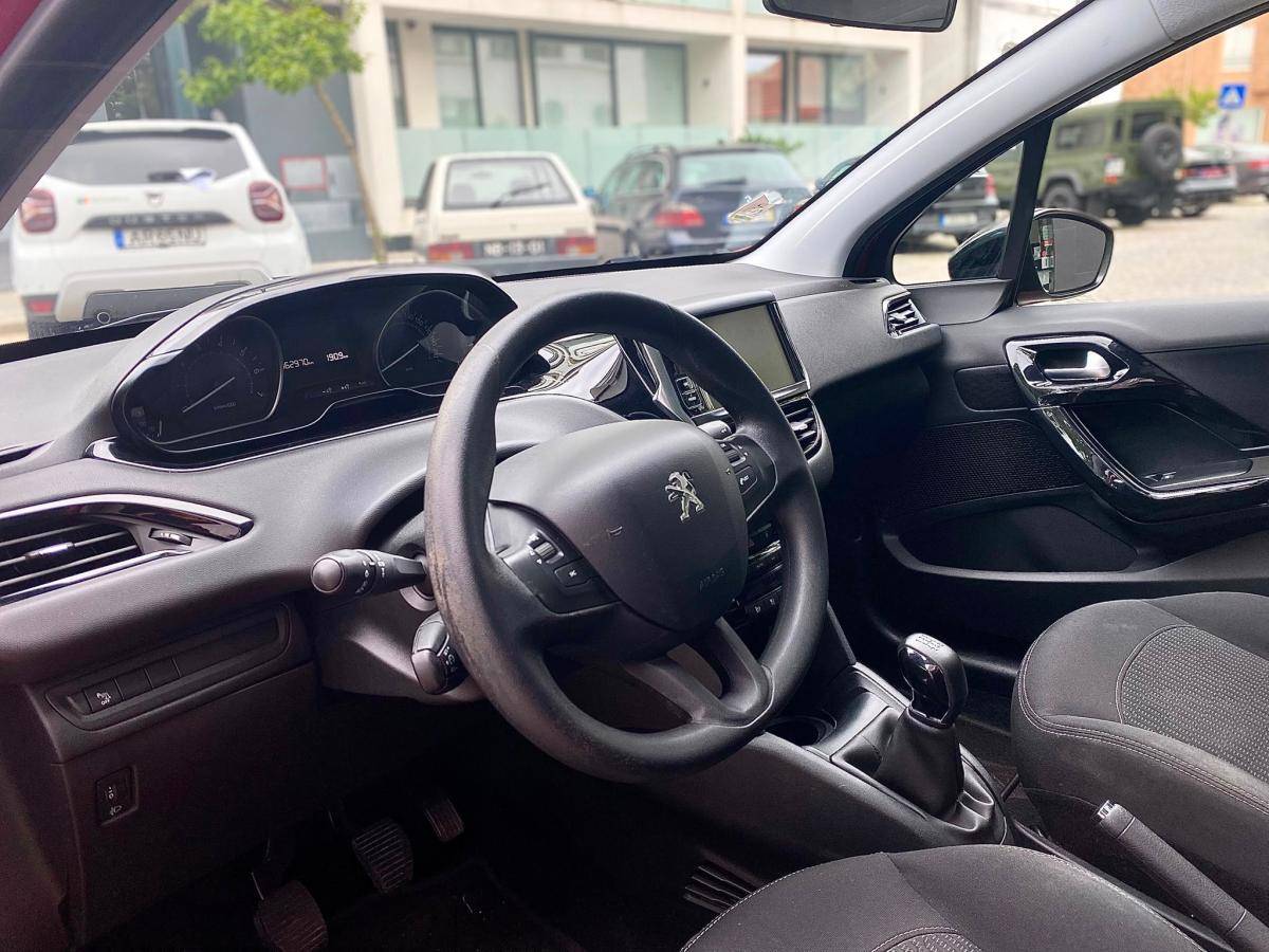 peugeot-208-2017-gasolina-1199cc